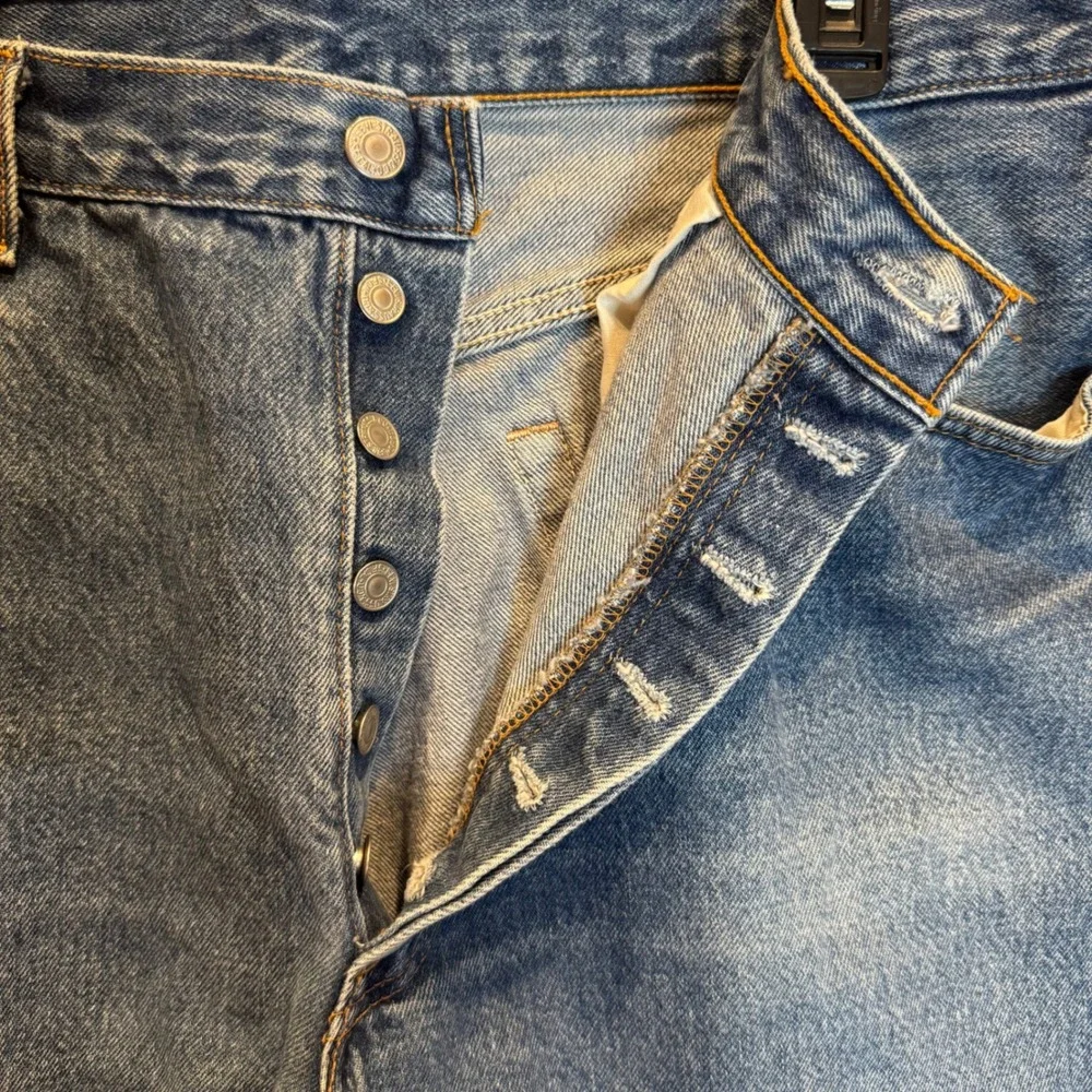 Vintage Y2K Levis 501 Mens 38x32 Made in USA Blue Straight Leg‎ Button Fly Jeans